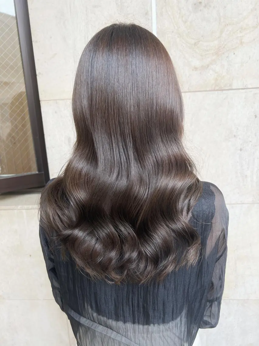 セミロング アッシュ カット ヘアカラー トリートメント 高橋 一矢のヘアスタイル