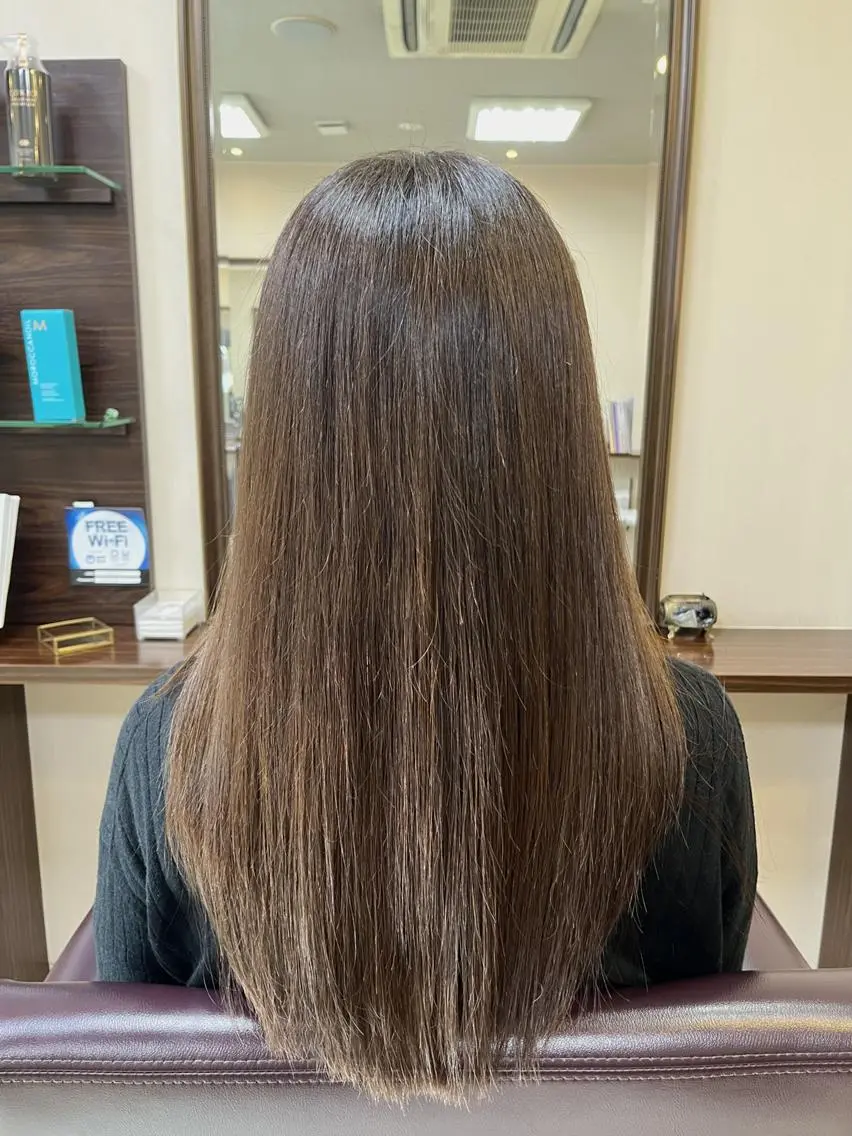 ロング アッシュ アッシュグレー アッシュグレージュ レイヤーカット ローレイヤー カット ヘアカラー トリートメント 澤崎 希望のヘアスタイル