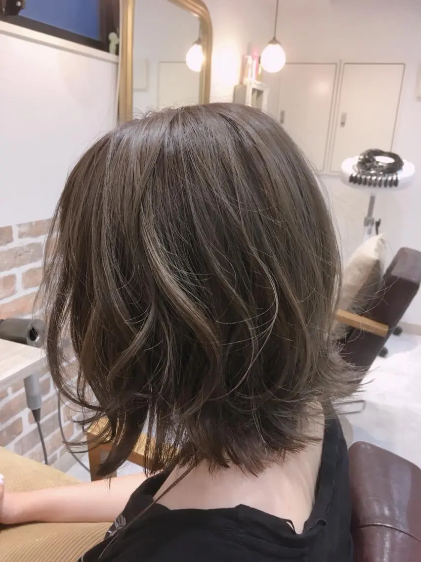 ミディアム カラー ベージュカラー ブリーチ 透明感カラー トリートメント 草薙 大のヘアスタイル