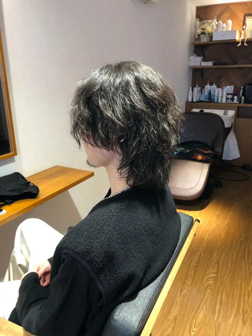 ショート パーマ メンズ マッシュウルフ マッシュ メンズウルフカット ウルフカット 吉田 俊輔のヘアスタイル