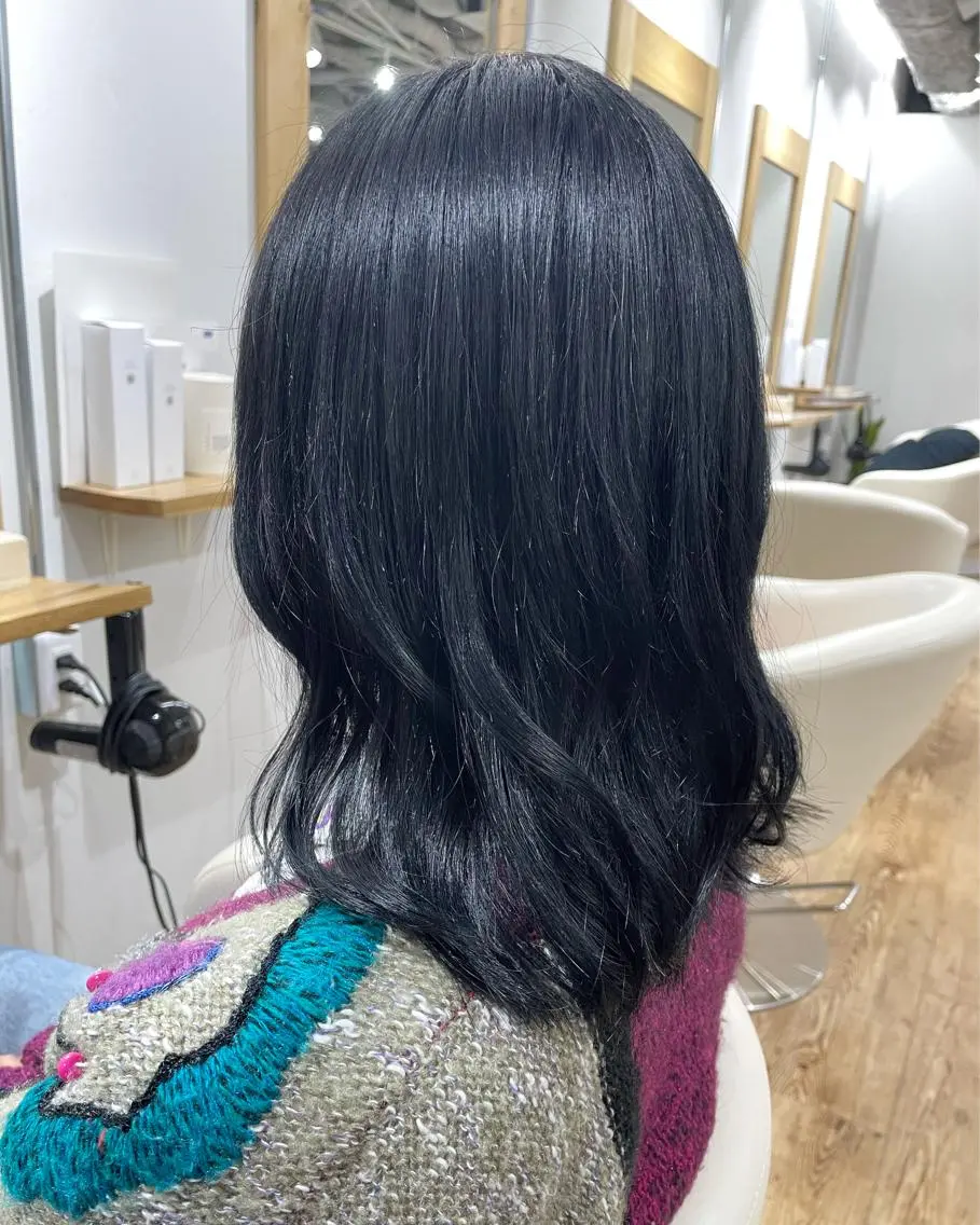 カラー 黒髪 ブルーカラー ブルーブラック 髪質改善サロンulu hair 　MAOのヘアスタイル