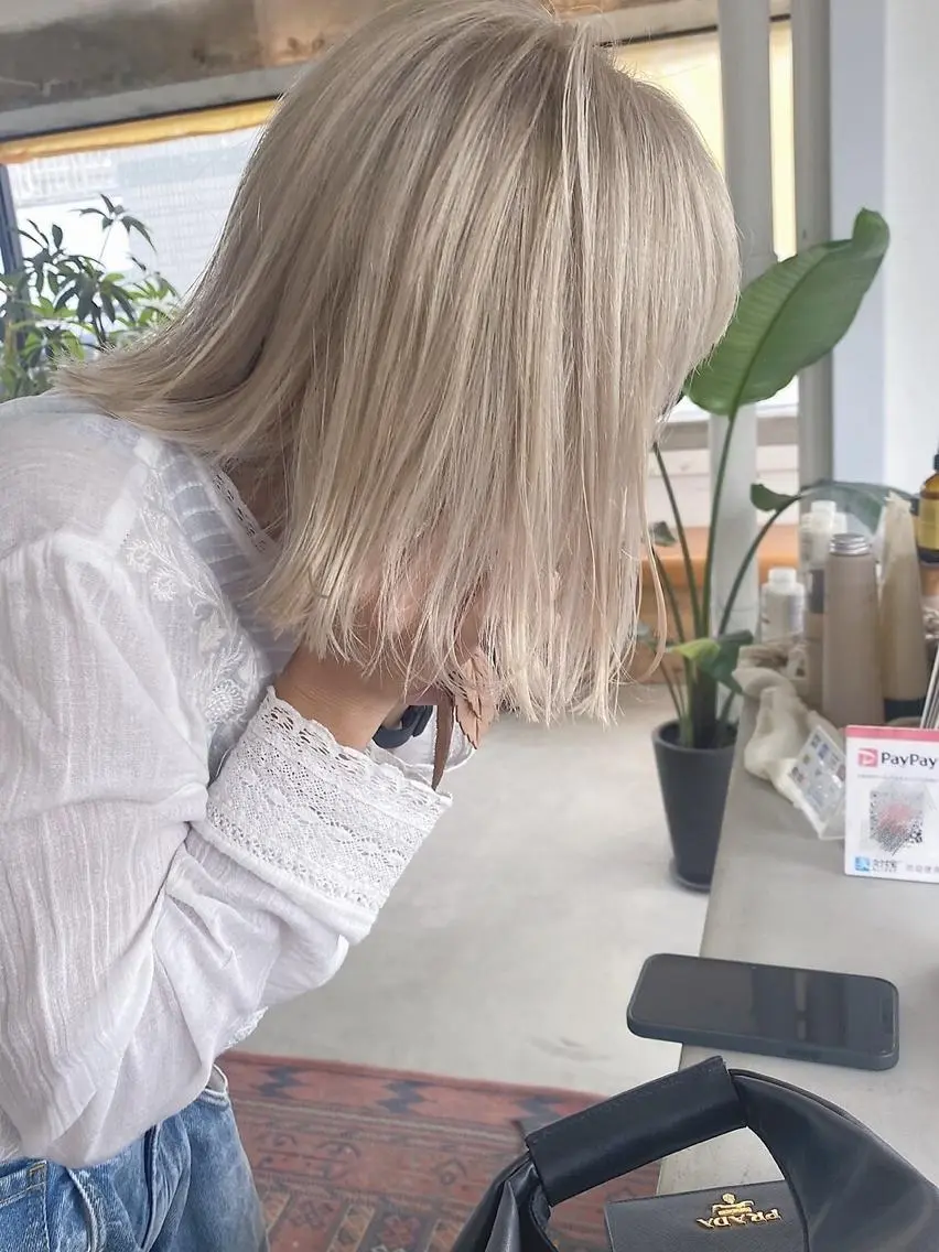 ショート カラー バレイヤージュ ブリーチ ケアブリーチ デザインカラー ダブルカラー スパイラルパーマ 🌐hina⭐️のヘアスタイル