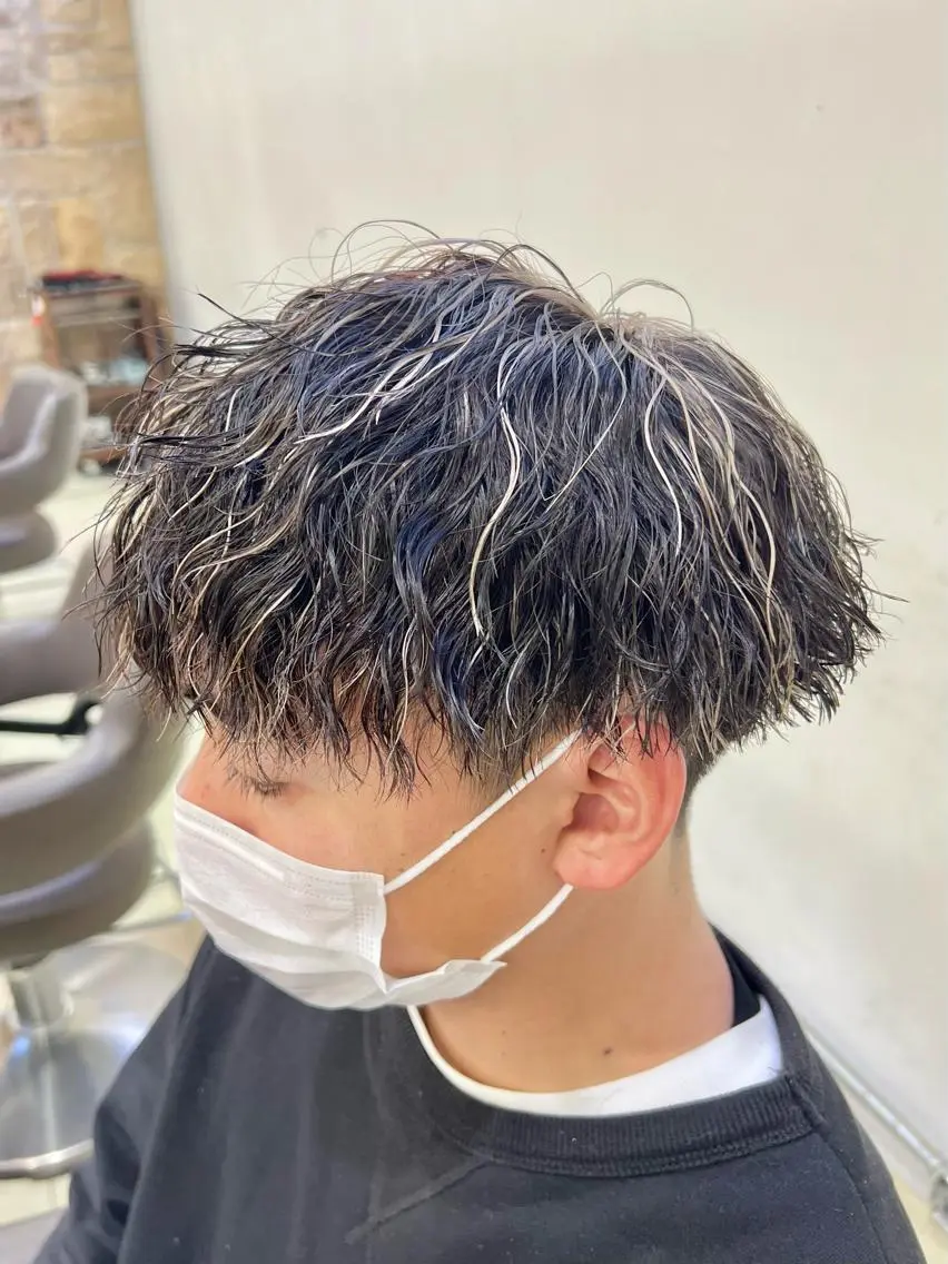 ショート パーマ メンズ アイブロウ カット ヘアカラー パーマ メンズ特化 【かな】のヘアスタイル
