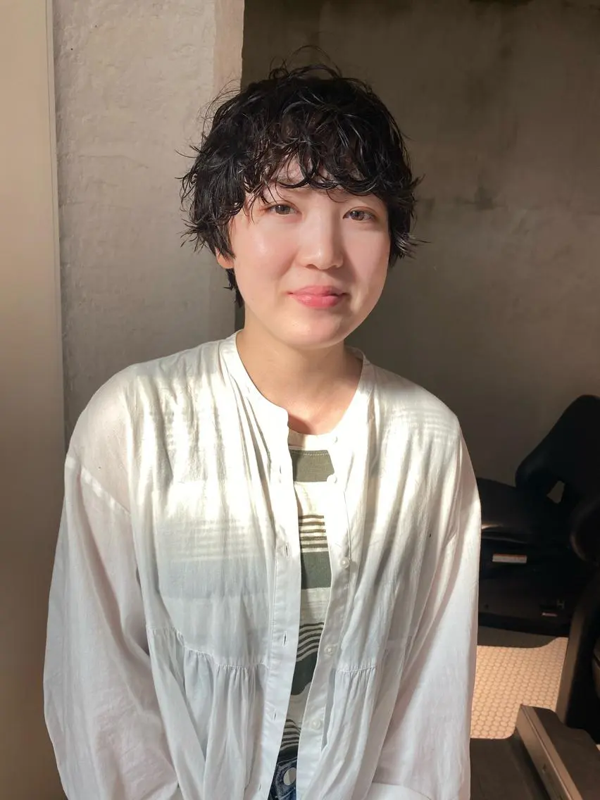 ショート カラー パーマ ヘアアレンジ メンズ キッズ ネイル マツエク・マツパ アイブロウ メンズパーマ 似合わせカット ショートヘア ショートネイル パーマスタイル🔅 sayacaのヘアスタイル