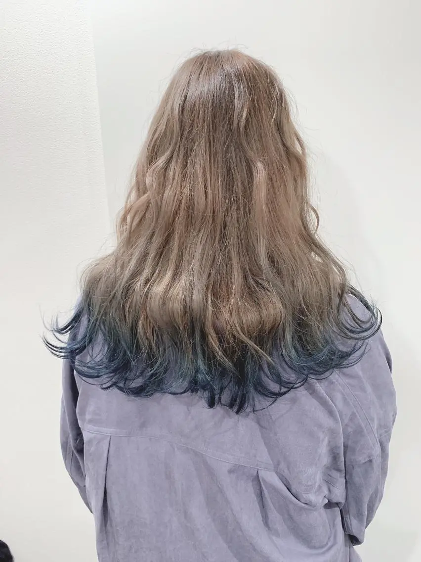 ロング アッシュ ハイライト レイヤーカット ヘアカラー Selene hair OSAKAのヘアスタイル