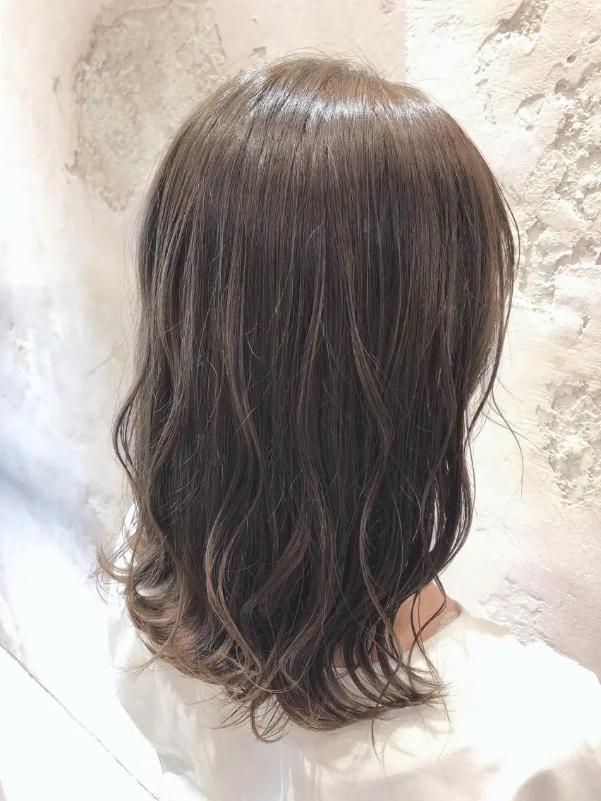ミディアム アッシュ カット ヘアカラー トリートメント 代表山口ひな 髪質改善のプロのヘアスタイル