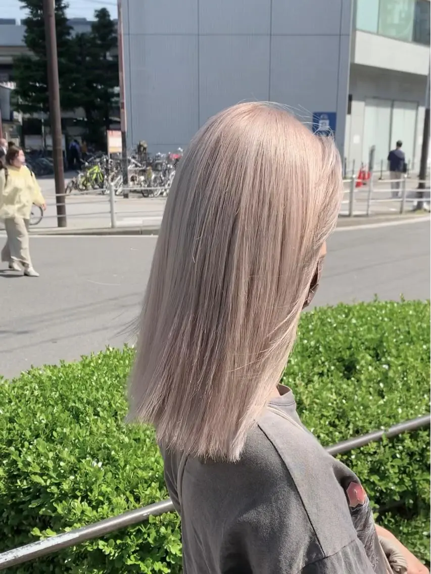 セミロング アッシュ ミストバング ボブ ハイライト かきあげバング カット ヘアカラー トリートメント 【White京橋】 岸 拓斗のヘアスタイル