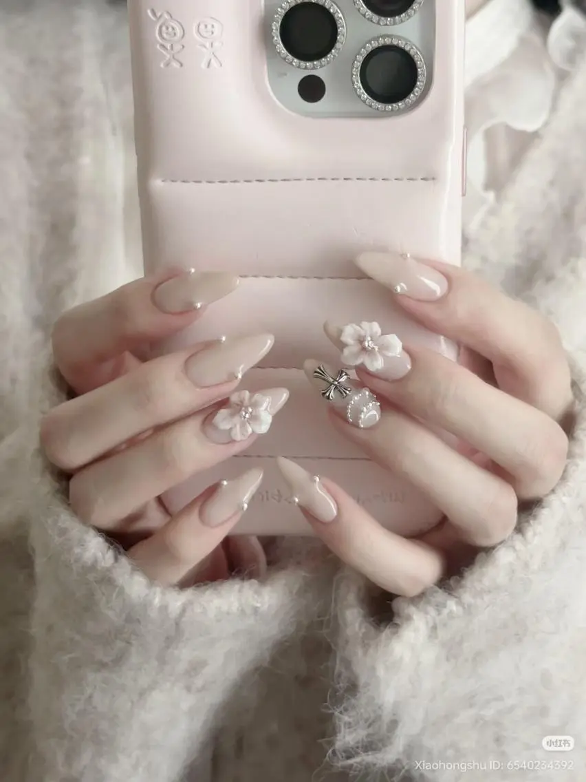 ネイル 長さ出し ガーリー キラキラネイル 韓国ネイル ロングネイル ハンドネイル フットネイル Umee Nailのネイルデザイン