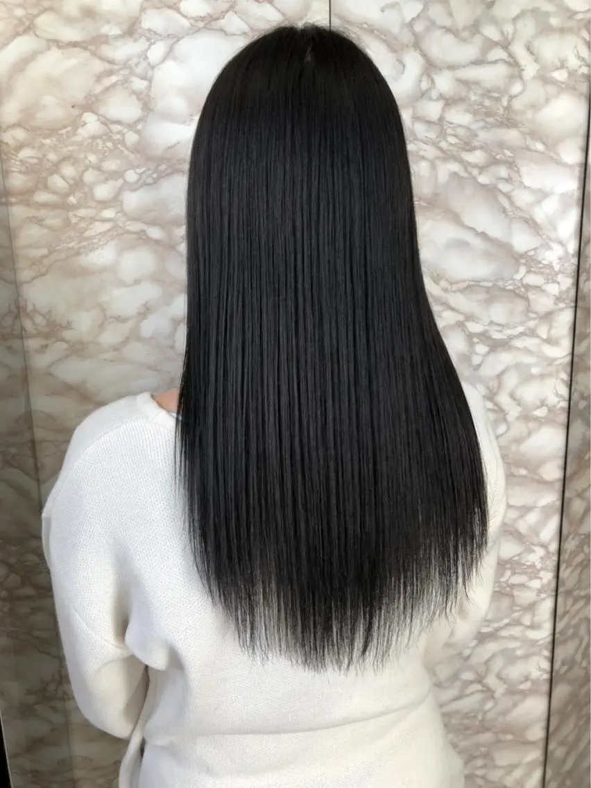セミロング カラー 🌟小顔レイヤー× 赤み消し透明感カラーのヘアスタイル