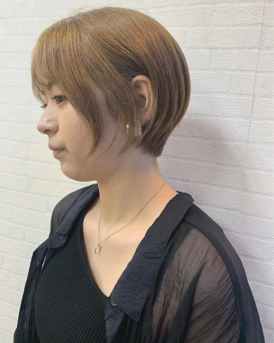 ショート カラー 切りっぱなしボブ ショートボブ ハンサムショート 丸みショート ベージュカラー カット ヘアカラー トリートメント 初めてのショート お任せください✂️のヘアスタイル