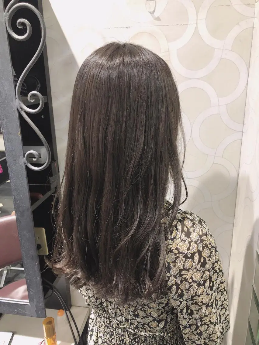 ロング カラー ブリーチ 透明感カラー グレージュ ブリーチなしカラー 艶髪 ♡Tomiyaのヘアスタイル