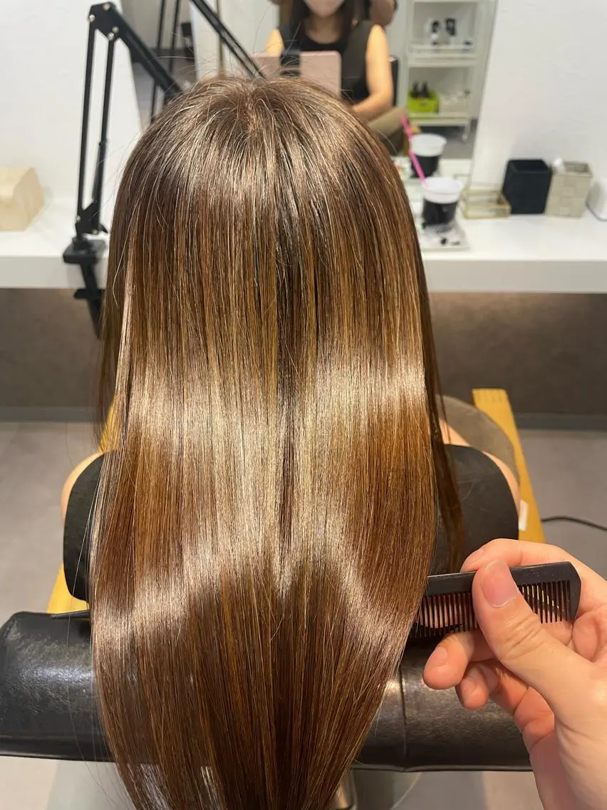 セミロング 髪質改善 加留部 節のヘアスタイル
