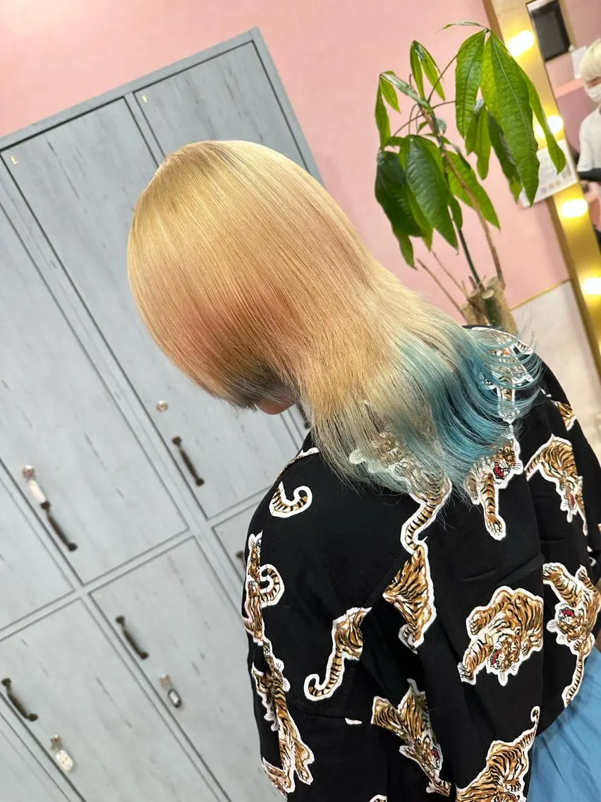 セミロング カラー 町田ブリーチデザイン 🌈MANATOのヘアスタイル