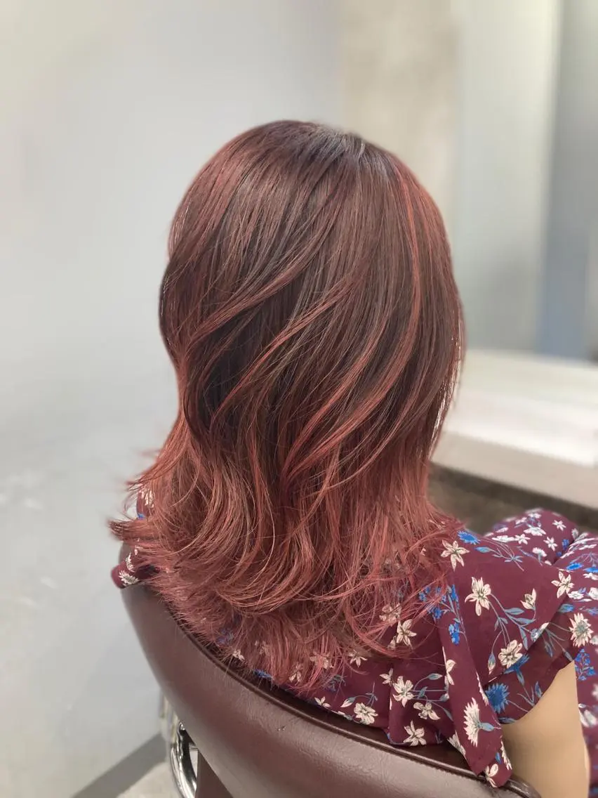 セミロング カラー グラデーションカラー ピンクカラー ブリーチ&似合せボブ 田中寛十のヘアスタイル
