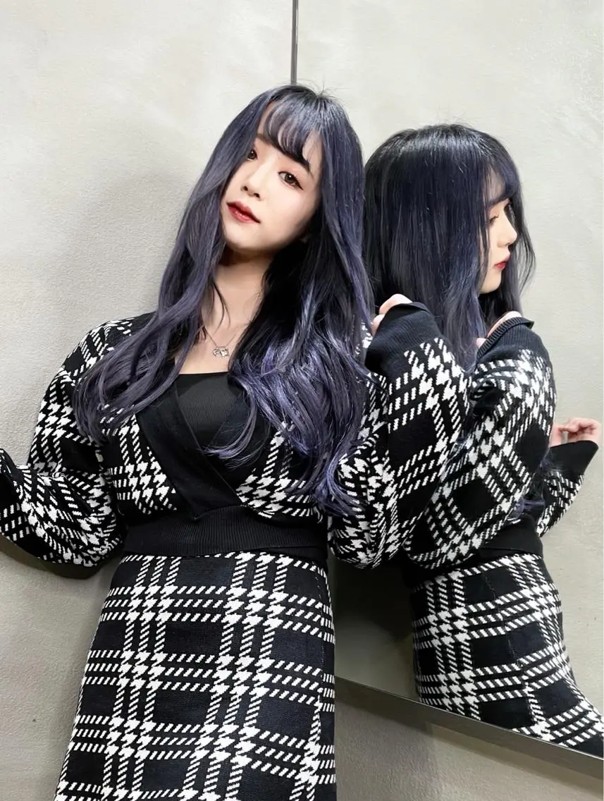 ロング カラー アディクシーカラー ベージュカラー 黒髪 ブリーチ ブルーカラー 透明感カラー×小 顔レイヤー♡ヒデさんのヘアスタイル
