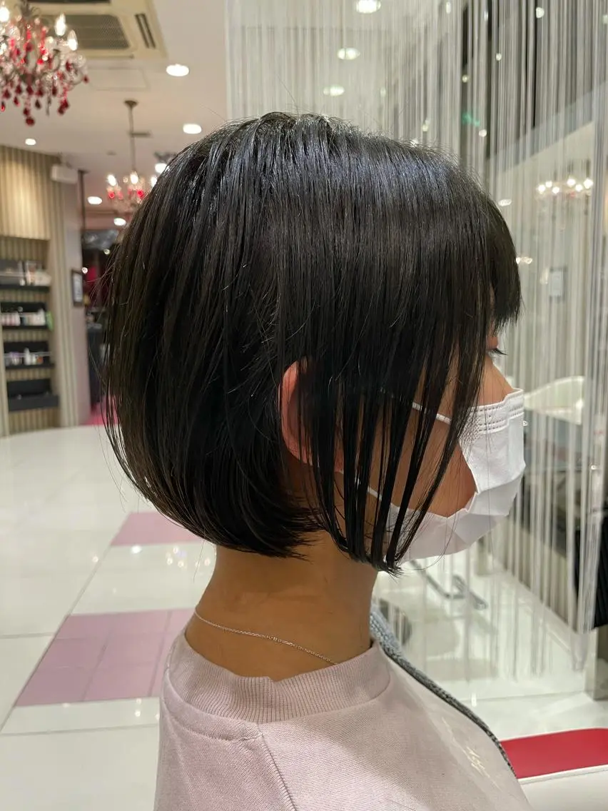 ショート ブリーチしてても 綺麗にかかる縮毛矯正のヘアスタイル
