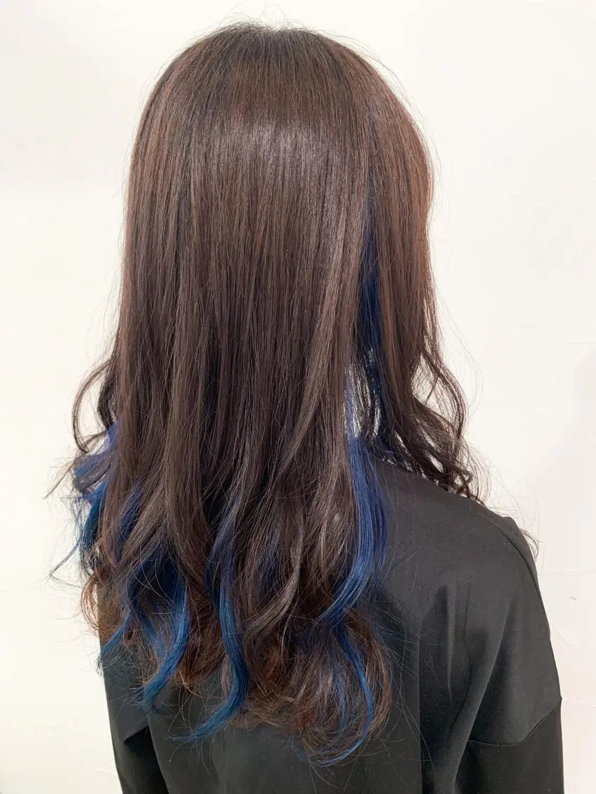 ロング カラー 乳井 悠香のヘアスタイル