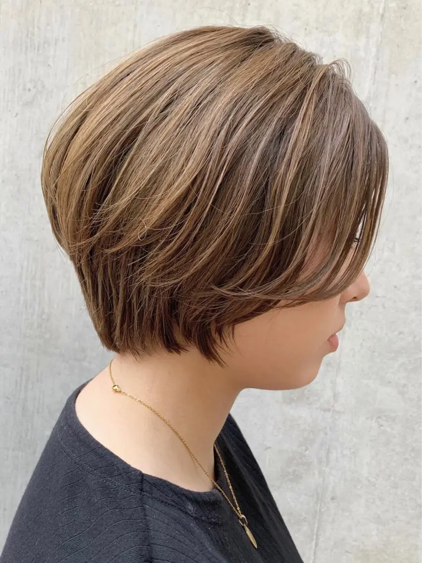 ショート カラー 澤村 志織のヘアスタイル