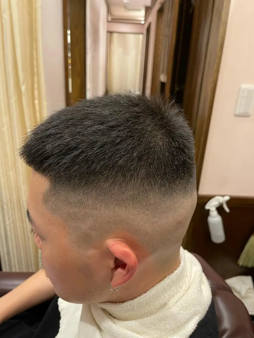 ショート メンズ フェードカット スキンフェード 大久保 竣太のヘアスタイル