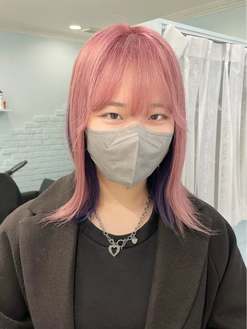 ミディアム カラー ヘアアレンジ ブルーカラー ブルーバイオレット インナーカラー ピンクカラー バイオレットカラー ヘアカラー トリートメント ヘアセット 柔らかカラー/ 縮毛矯正YUTO🧋のヘアスタイル