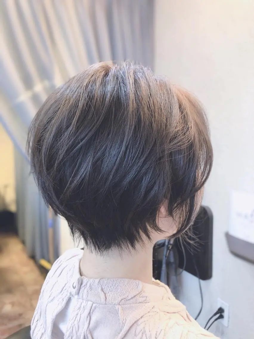 ショート カラー アディクシーカラー グレージュ ショートヘア カット ヘアカラー 菊池 貢平のヘアスタイル