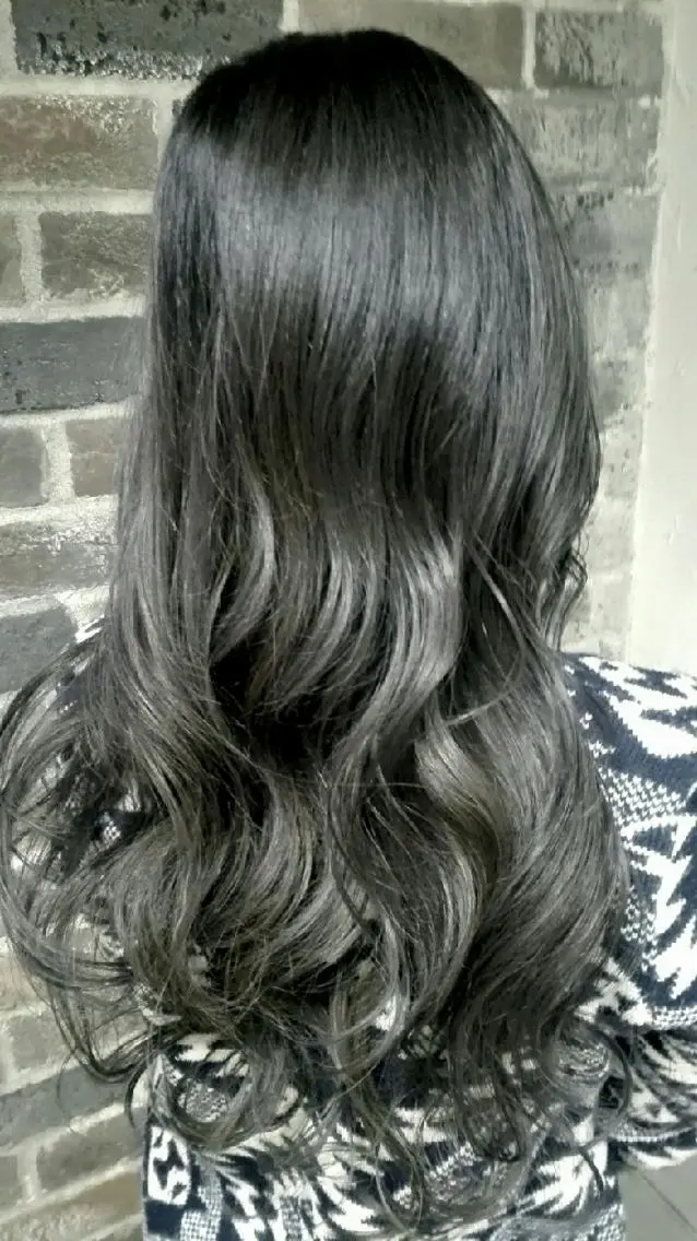 ロング カラー パーマ ヘアアレンジ メンズ キッズ ネイル マツエク・マツパ メンズブリーチ メンズハイライト メンズインナーカラー アッシュ アッシュグレー MEGUMI megumiのヘアスタイル