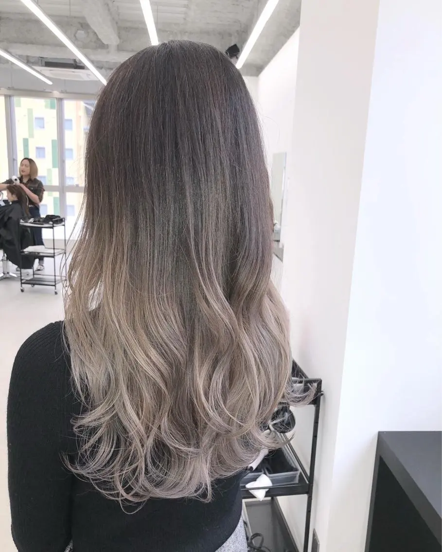 セミロング カラー ブリーチ 透明感HIDEのヘアスタイル