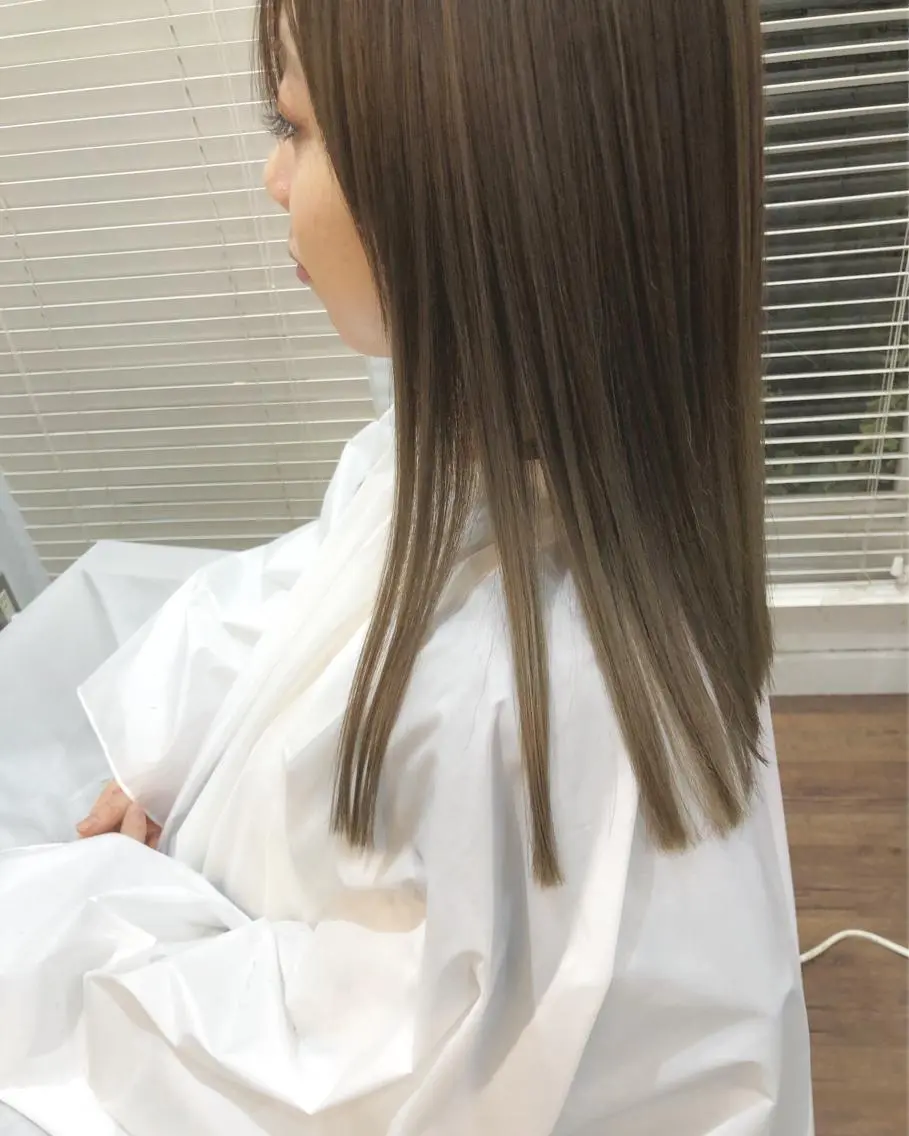 セミロング カラー 髪質改善 トリートメント 縮毛矯正 江原 彩華のヘアスタイル