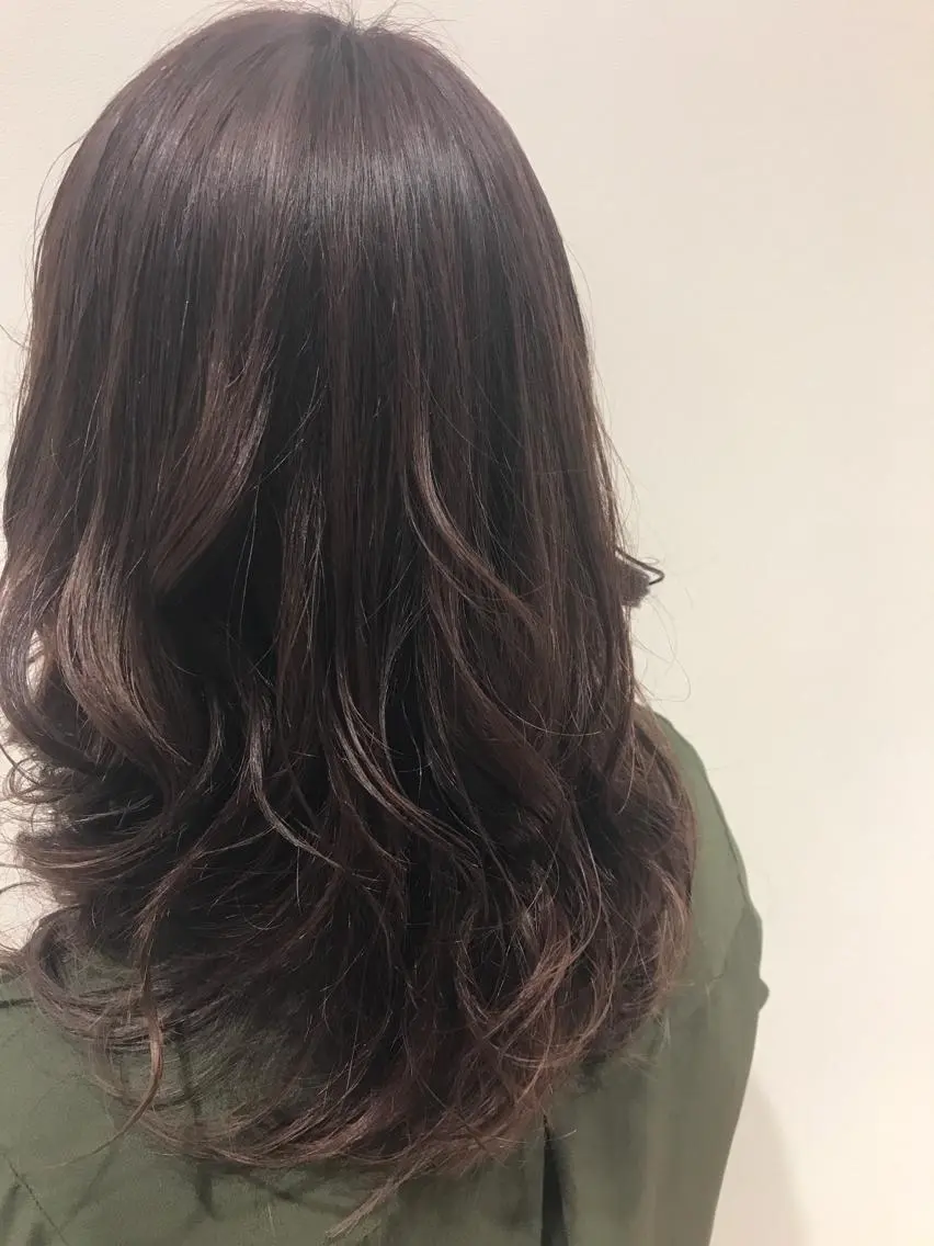 ロング カット ヘアカラー 貝通丸 朱里のヘアスタイル