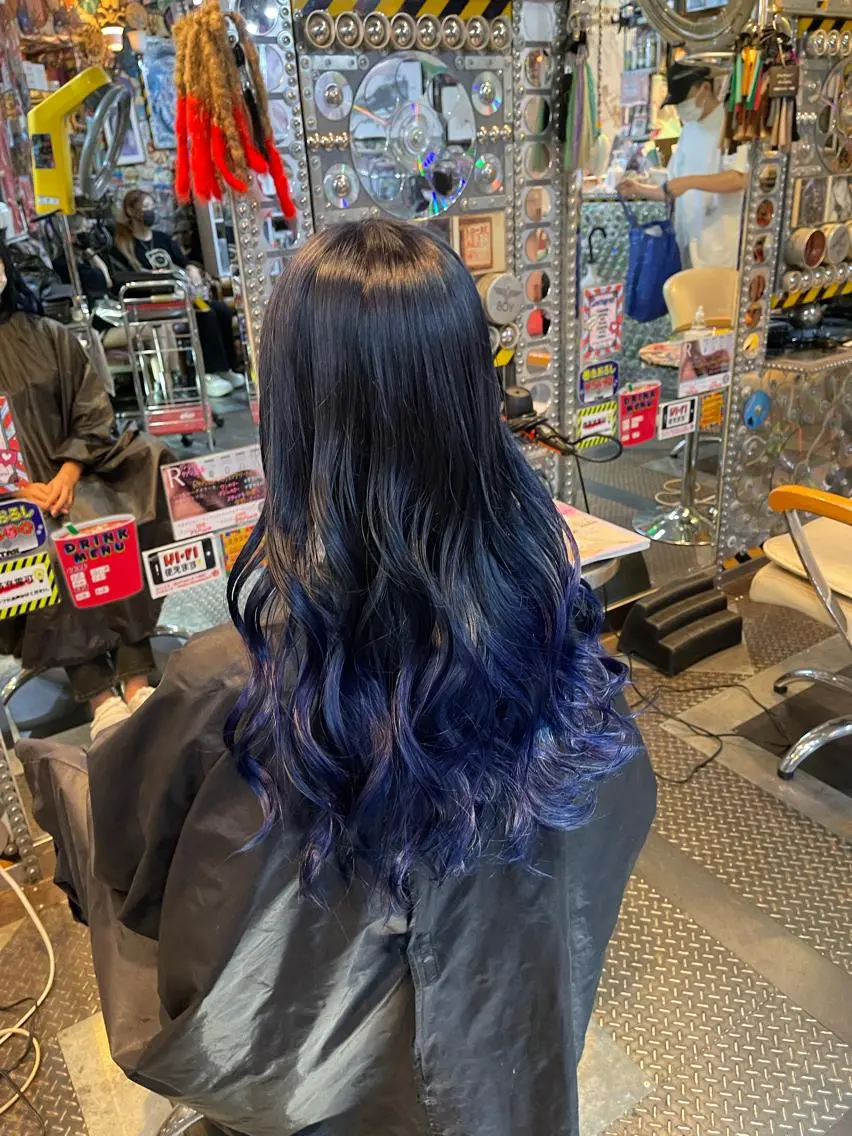 ロング カラー ヘアアレンジ アッシュ ブリーチ ブルーカラー ブルーアッシュ ケアブリーチ 🌈派手髪エクステ ブレイズ🌈ひろとのヘアスタイル
