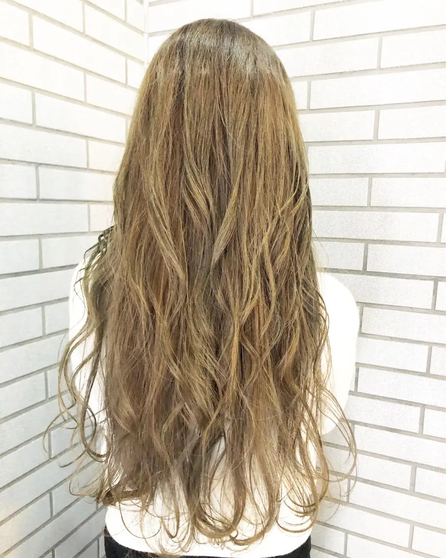 ロング カラー アディクシーカラー アッシュ ベージュカラー ブリーチ ダブルカラー 中村 よしひでのヘアスタイル