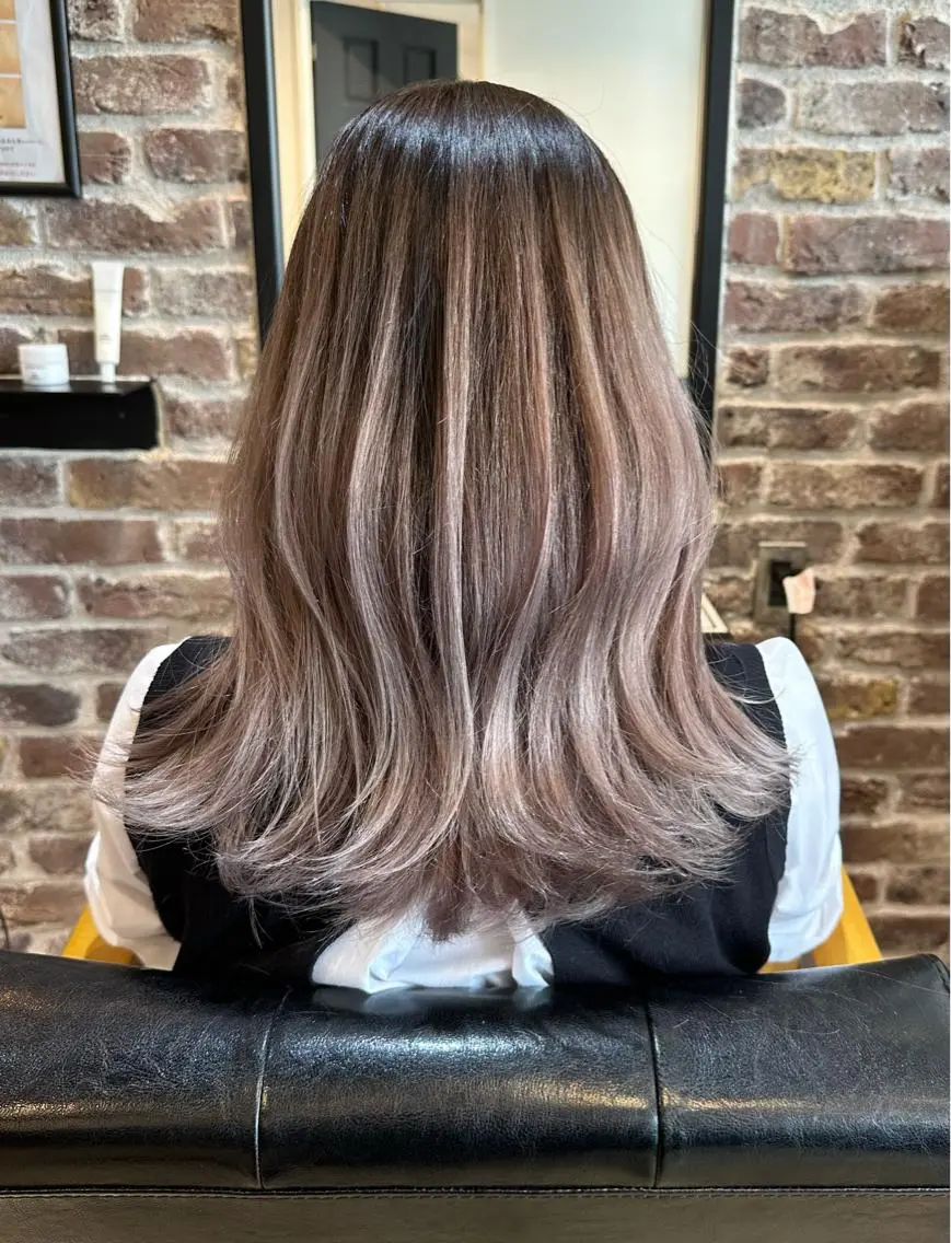 ミディアム ヘアカラー 大内田 凌馬のヘアスタイル