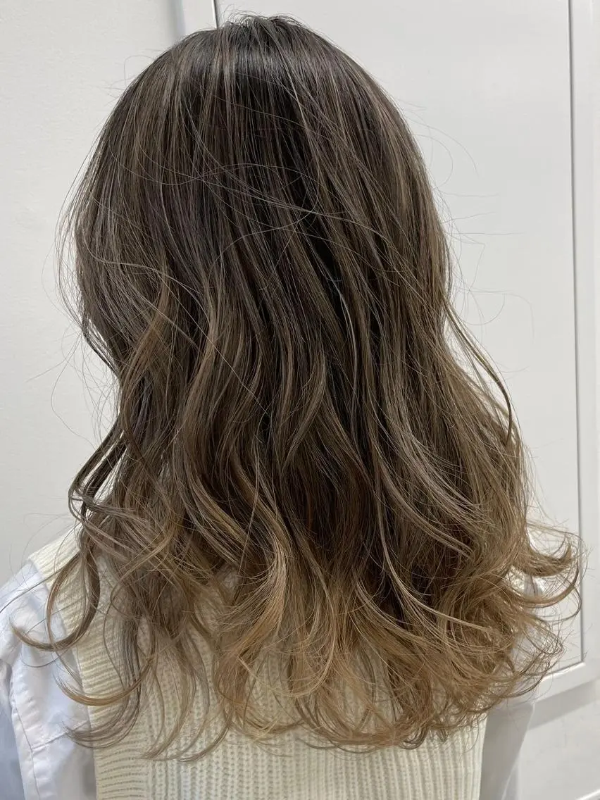 カラー ロング 【公式】amble luxe 中野のヘアスタイル