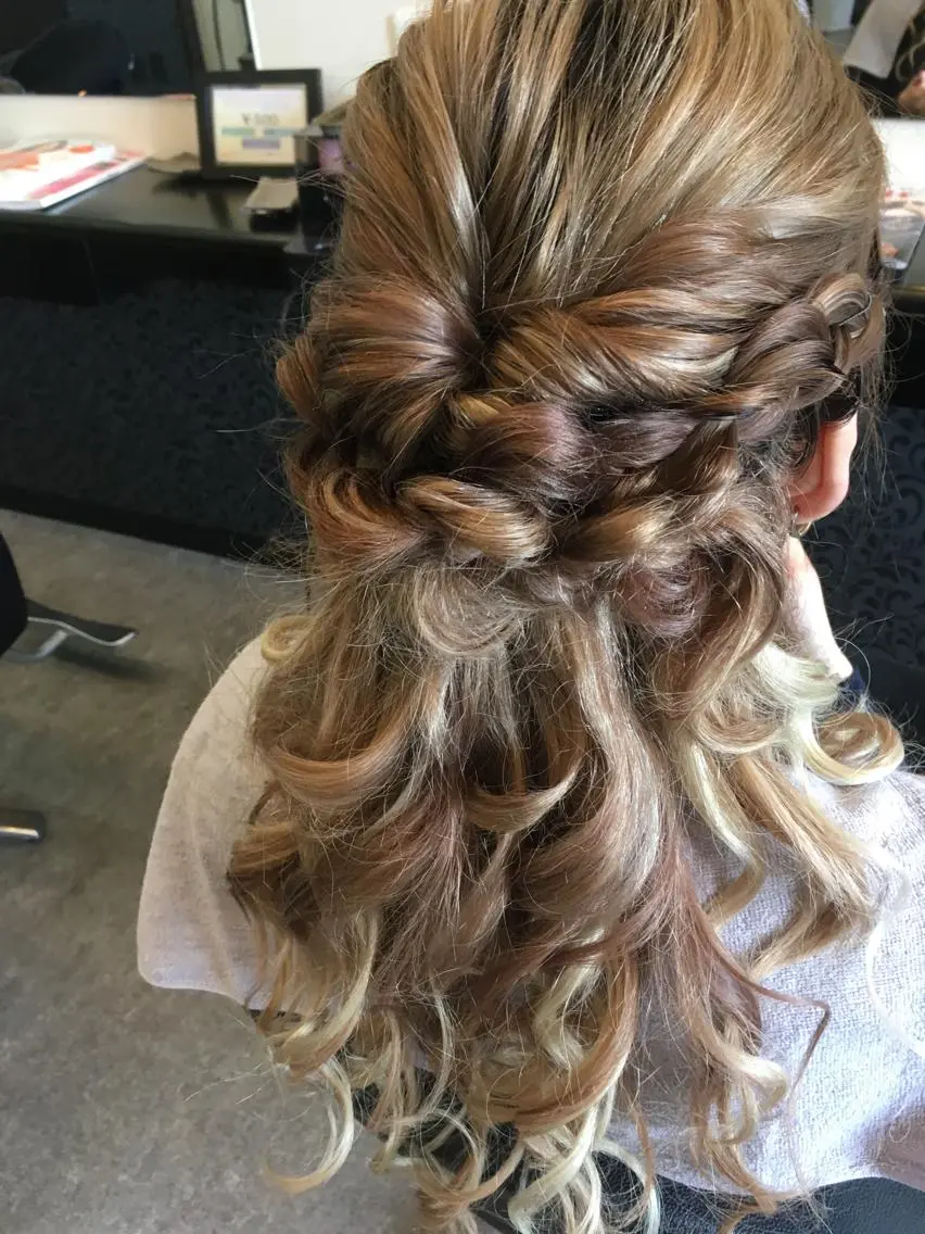 ヘアアレンジ ハーフアップ 小野岡 潤子のヘアスタイル
