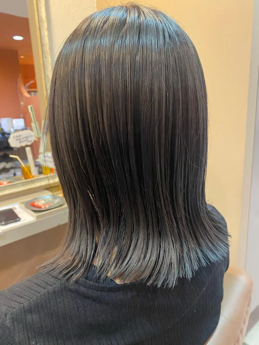 セミロング アッシュ カット ヘアカラー 艶髪 透明感カラー 田中伶奈のヘアスタイル