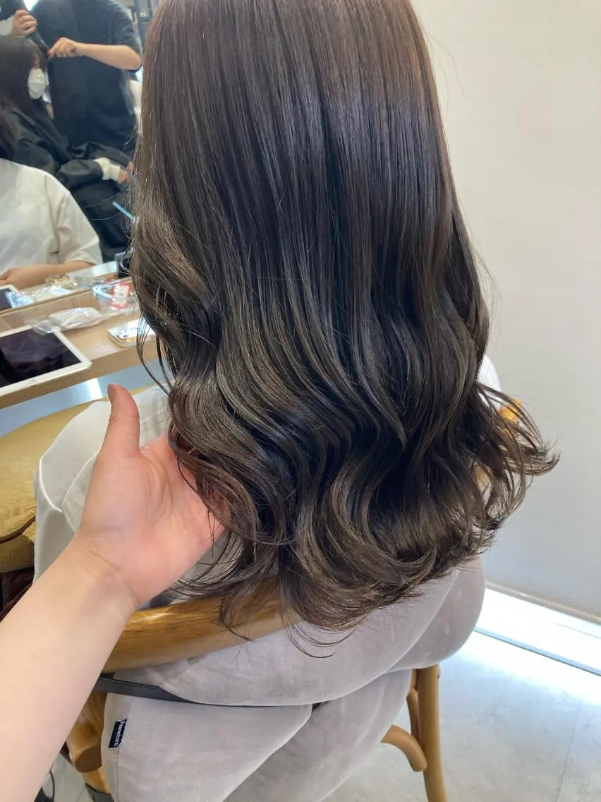 セミロング ヘアカラー トリートメント ✨色持ちの良い艶 カラー✨蟹江真世のヘアスタイル