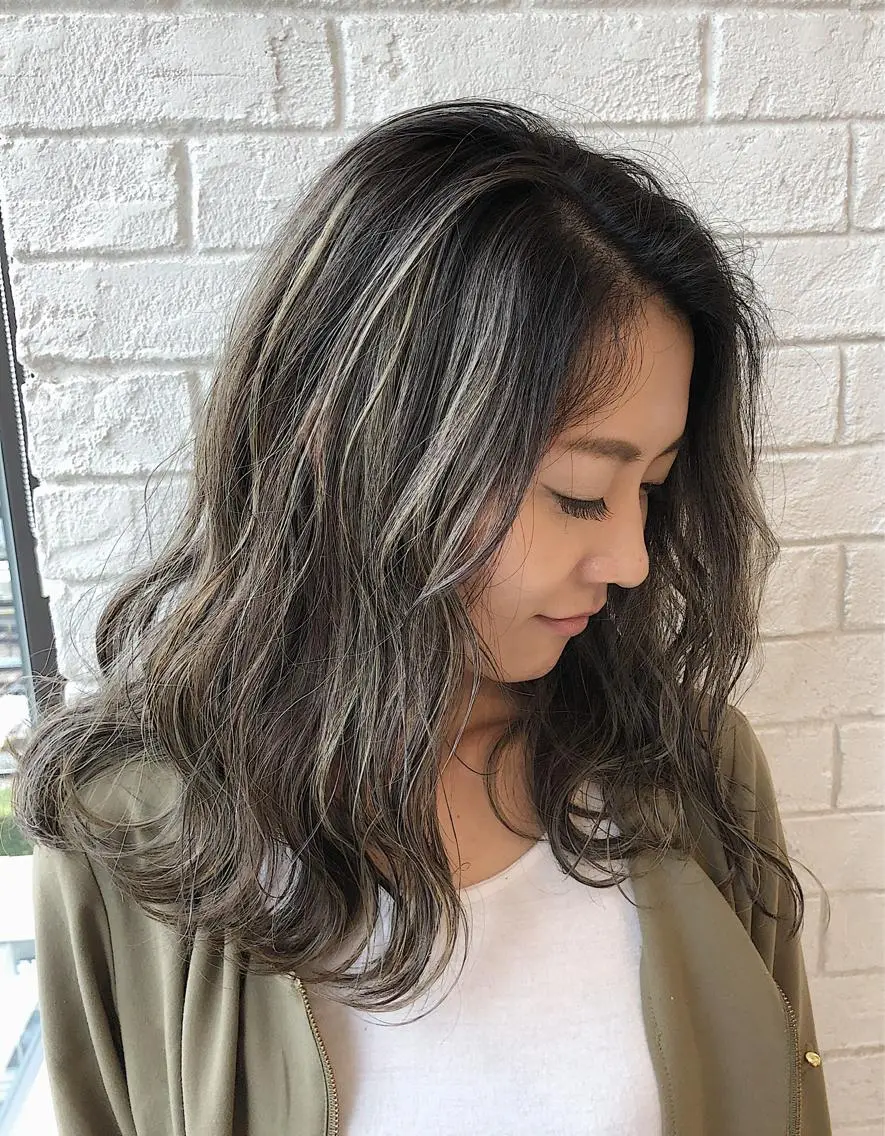 セミロング カラー ハイライトカラー ハイライト ノンダメージ髪質改善 カラー💎/KURAのヘアスタイル
