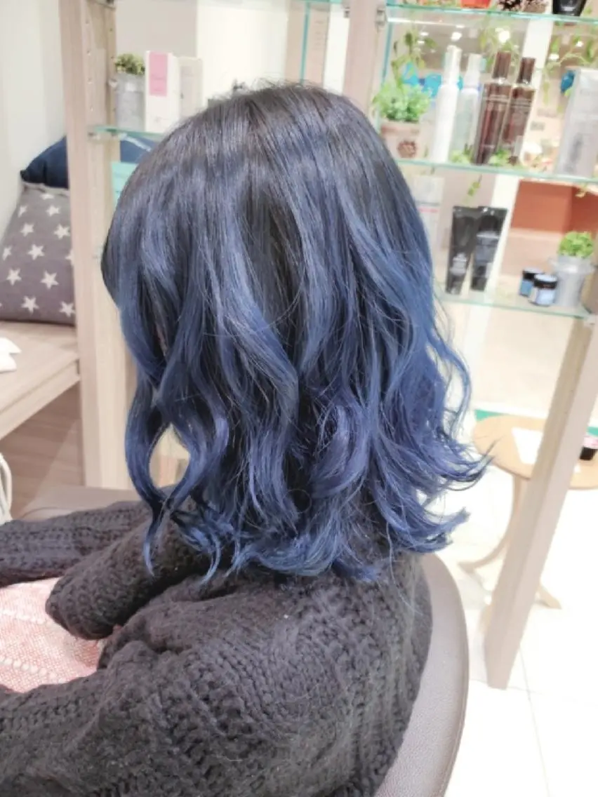 ミディアム カラー アッシュ バレイヤージュ ブリーチ ブルーカラー ブルーアッシュ カラー特化🔥中村 和貴<Ash津田沼>のヘアスタイル