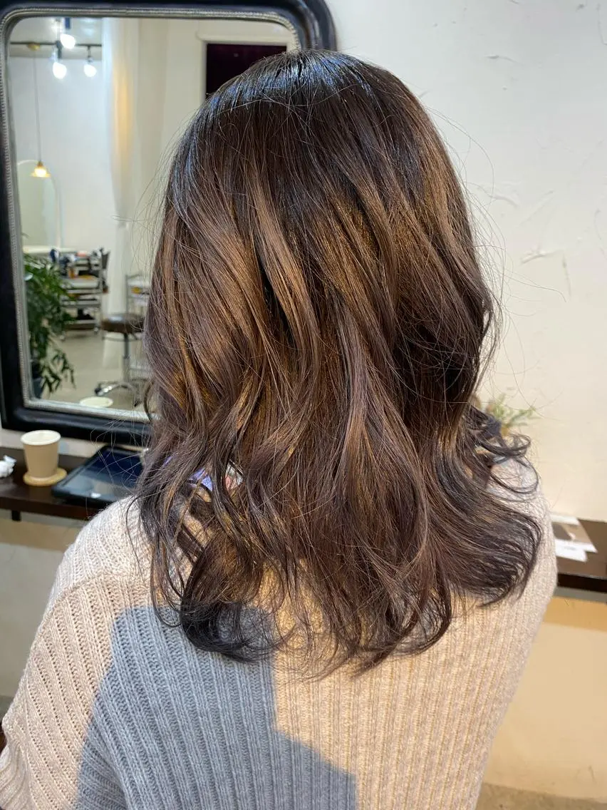 セミロング カラー ヘアアレンジ アッシュ ブリーチ ラベンダーカラー ラベンダーアッシュ 志賀 あずみのヘアスタイル