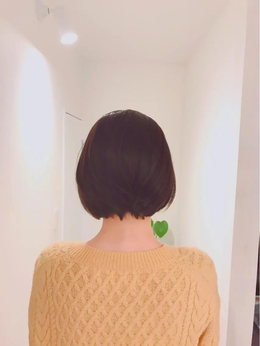 ショート 前下がりボブ ボブ 🌈elua yukaのヘアスタイル