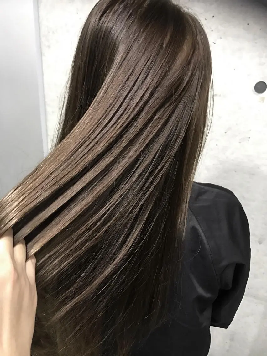 ロング カラー パーマ ヘアアレンジ ネイル マツエク・マツパ ナチュラル 赤色 SUNNY GRACEのヘアスタイル