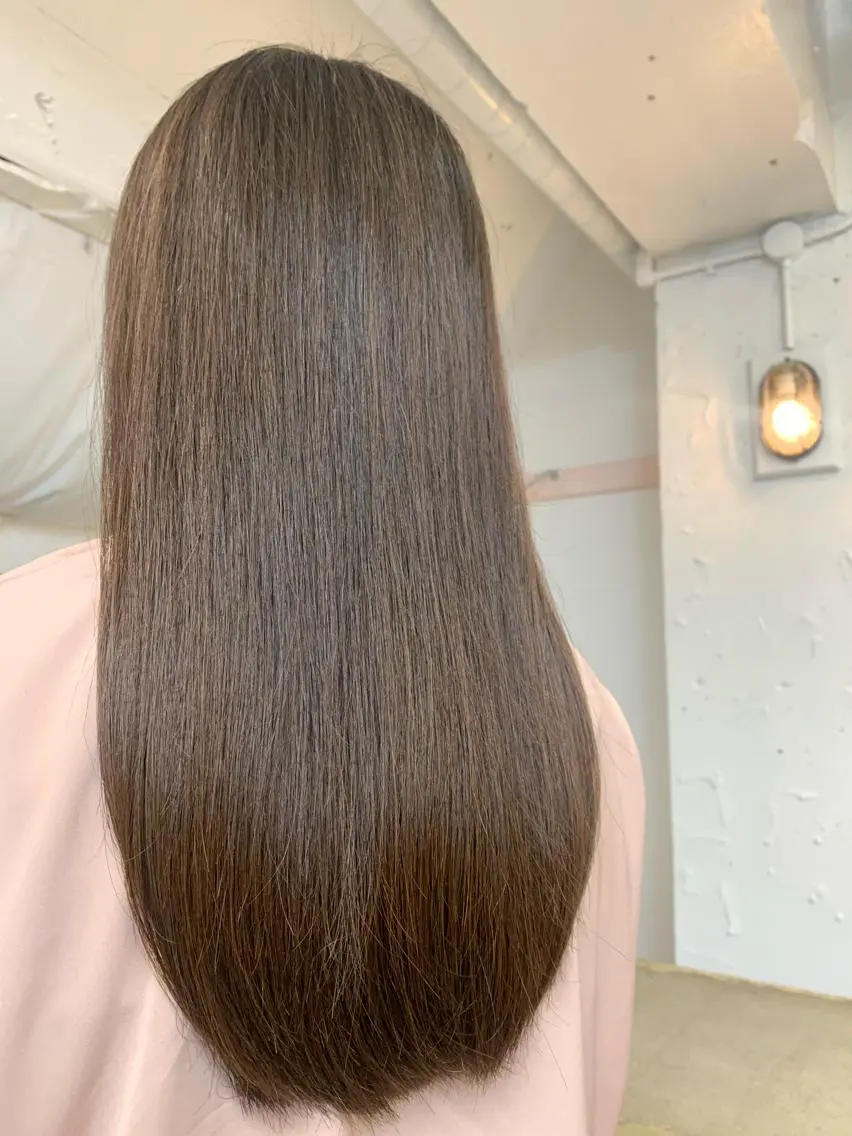 ロング カラー ブリーチ トリートメント トップ スタイリストのヘアスタイル