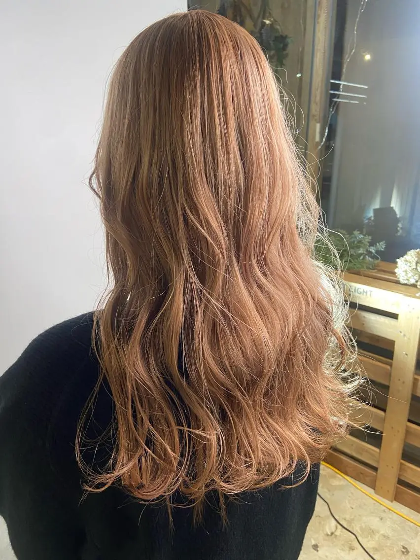 ロング カラー ベージュカラー ミルクティーベージュ カット ヘアカラー トリートメント 小倉/レイヤー/ 顔周りカット/naoのヘアスタイル