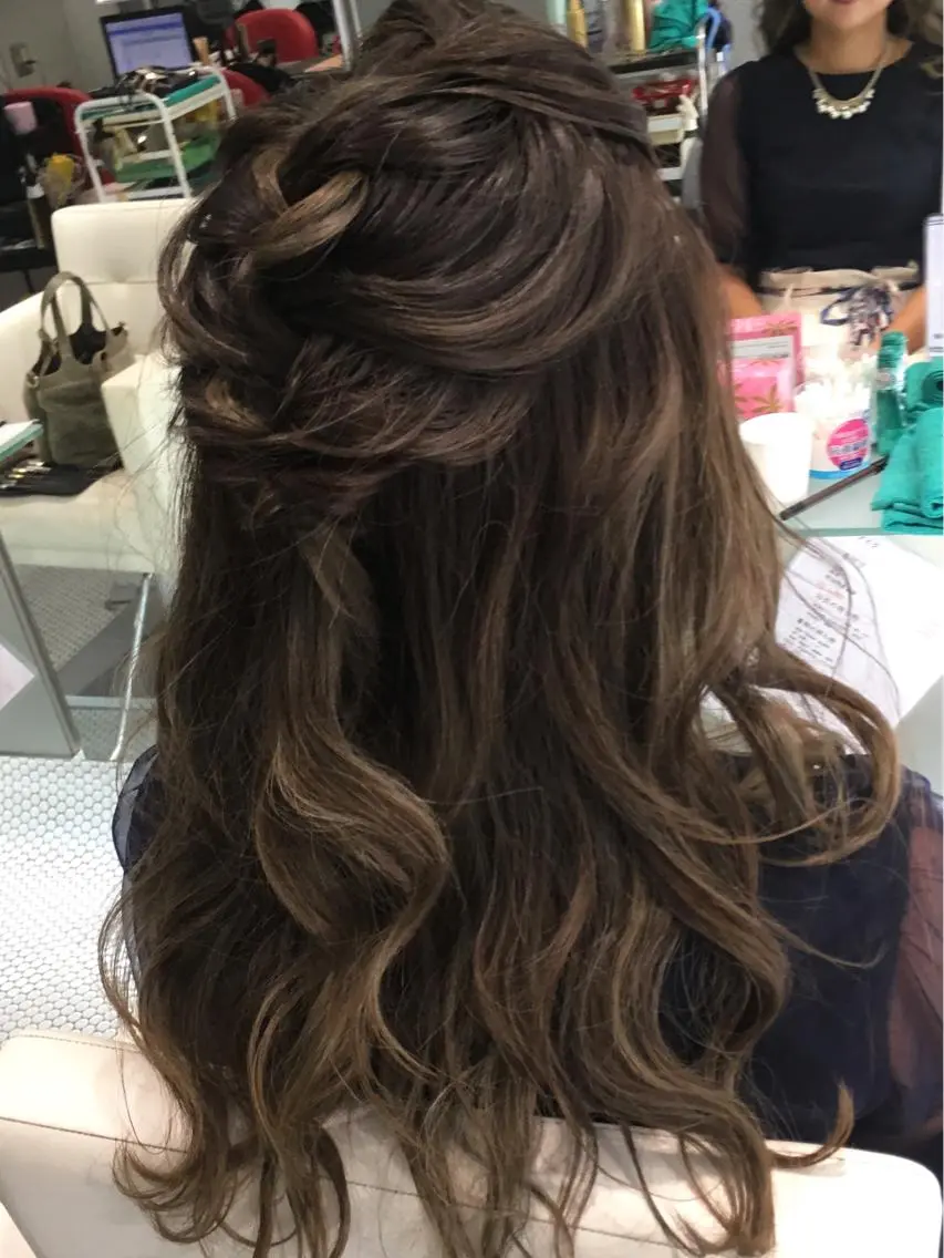 ロング ヘアアレンジ ハーフアップ 中江 麻友のヘアスタイル