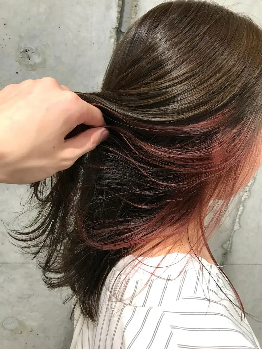 ロング カラー インナーカラー ピンクカラー 竹嶌 健吾のヘアスタイル