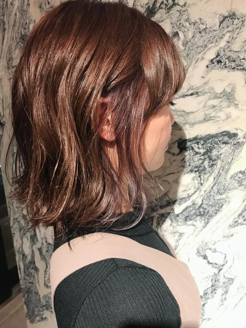 ミディアム カラー グレージュ インナーカラー ピンクカラー 藤井 さと実のヘアスタイル