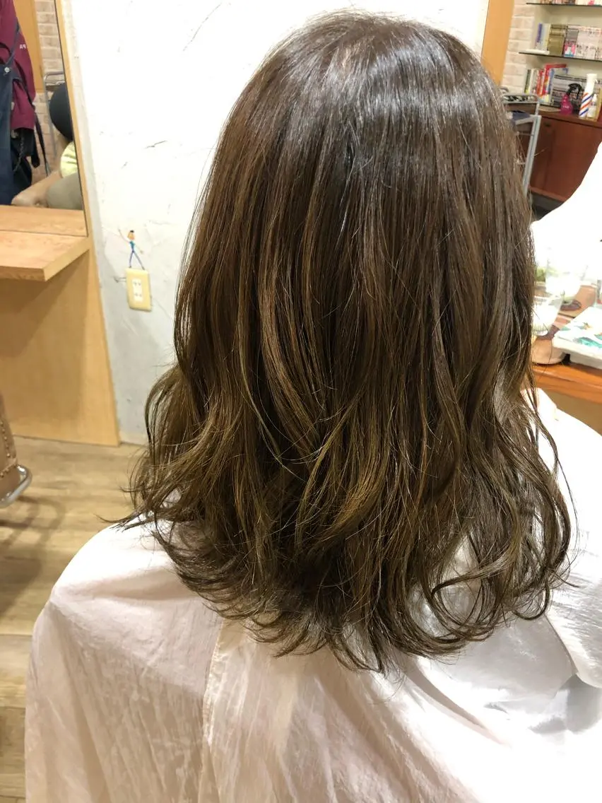 セミロング カット ヘアカラー 國次 夕貴のヘアスタイル