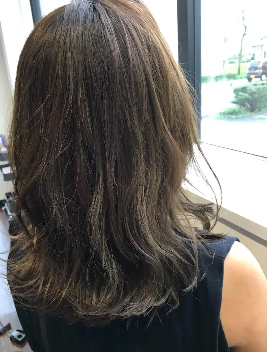 セミロング カラー ベージュカラー オリーブベージュ 川合 勇気のヘアスタイル