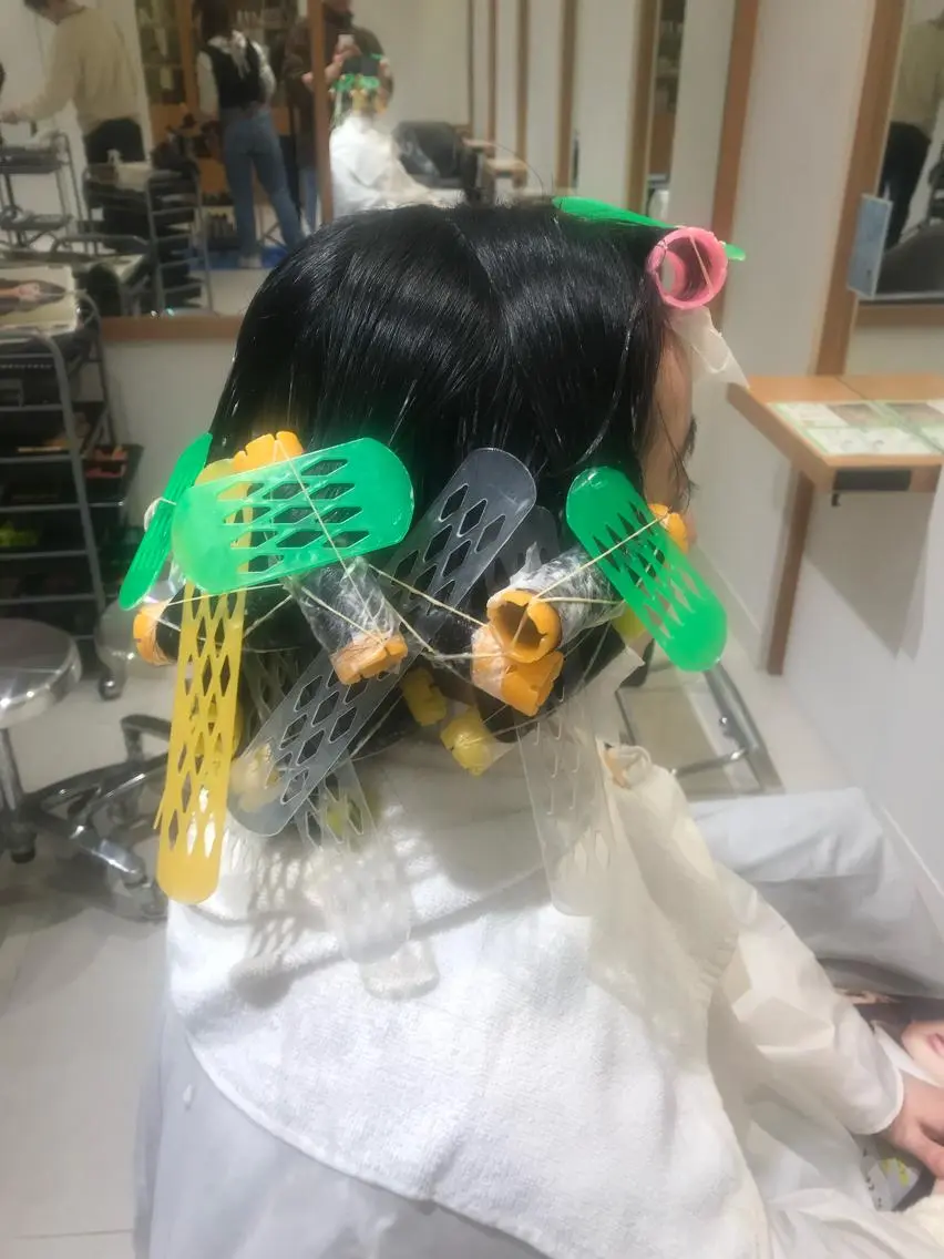 ロング ARMONY秋山輝也 コテ巻き風パーマ特化のヘアスタイル