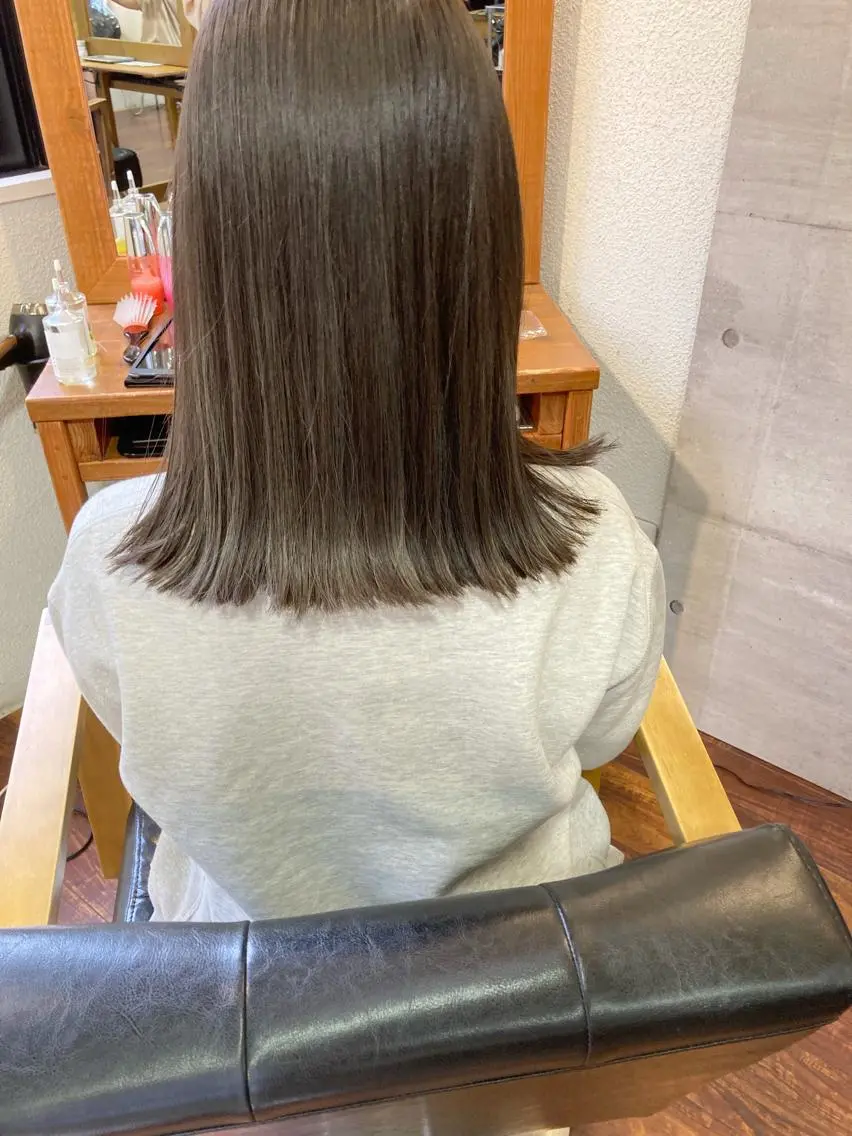 ミディアム カラー ベージュカラー オリーブベージュ 小木曽智美 /ボブ/ショートのヘアスタイル